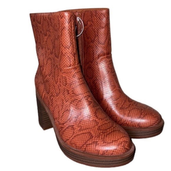 Universal Thread boots Jenna faux leather reptile snake burnt brownish color 7.5 - Picture 1 of 6